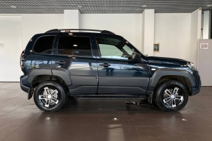 LADA NIVA TRAVEL