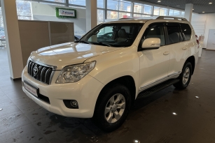 TOYOTA LAND CRUSER