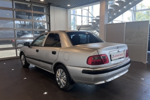 MITSUBISHI CARISMA