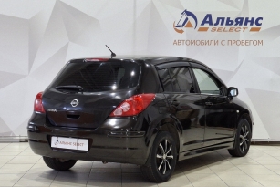 NISSAN TIIDA