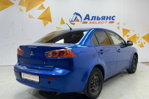 MITSUBISHI LANCER