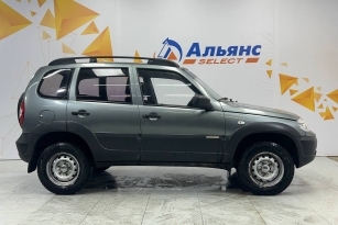 CHEVROLET NIVA