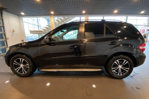 MERCEDES-BENZ ML350
