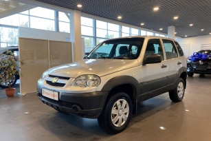 CHEVROLET NIVA