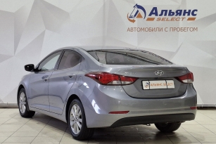 HYUNDAI ELANTRA