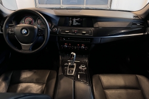 BMW 528I