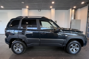LADA NIVA TRAVEL