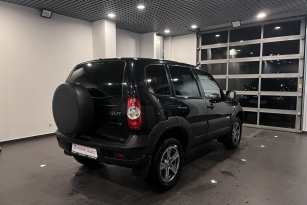 CHEVROLET NIVA