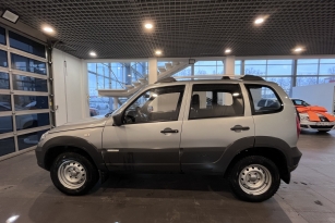 CHEVROLET NIVA