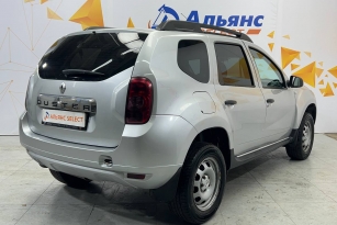 RENAULT DUSTER