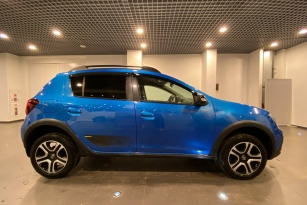 RENAULT SANDERO STEPWAY