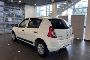 RENAULT SANDERO