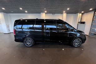 MERCEDES-BENZ V250