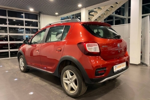 RENAULT SANDERO STEPWAY