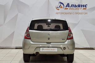 RENAULT SANDERO