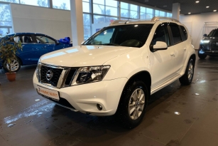 NISSAN TERRANO