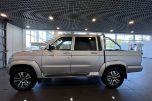 UAZ PICKUP