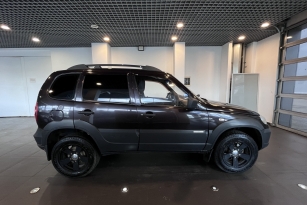 CHEVROLET NIVA