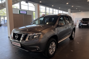 NISSAN TERRANO
