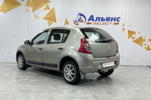 RENAULT SANDERO