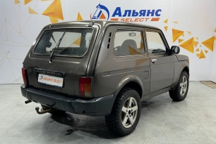 LADA 2121