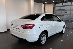 LADA VESTA
