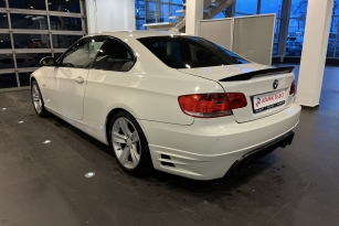 BMW 325 I A