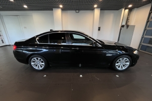 BMW 528I