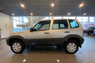 CHEVROLET NIVA