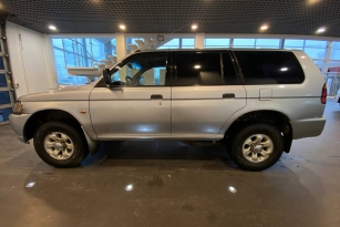 MITSUBISHI PAJERO SPORT