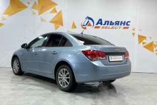 CHEVROLET CRUZE