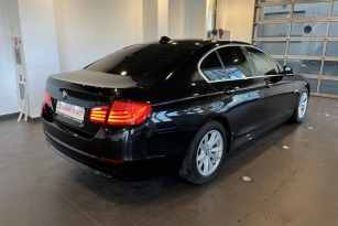 BMW 528I