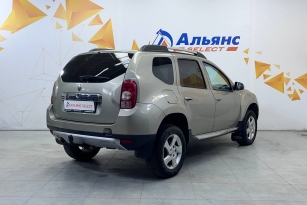 RENAULT DUSTER
