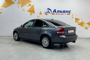 VOLVO S40