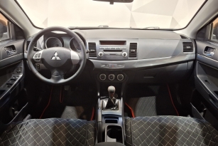 MITSUBISHI LANCER