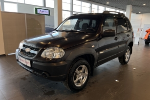 CHEVROLET NIVA