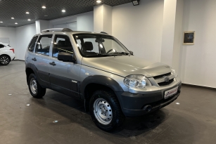 CHEVROLET NIVA