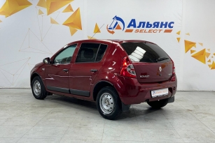 RENAULT SANDERO