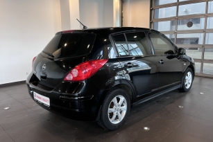 NISSAN TIIDA