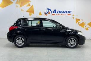 NISSAN TIIDA