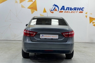 LADA VESTA