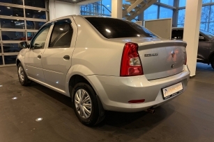 RENAULT LOGAN