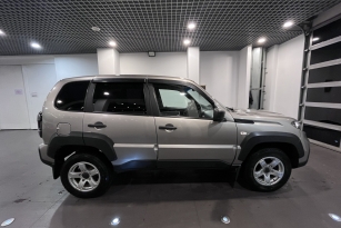 LADA NIVA TRAVEL
