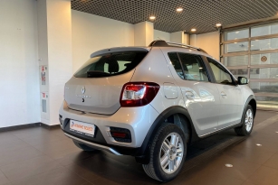 RENAULT SANDERO STEPWAY