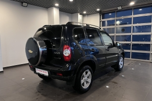 CHEVROLET NIVA
