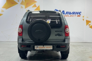 CHEVROLET NIVA