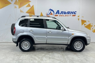 CHEVROLET NIVA
