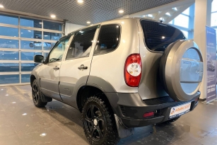 CHEVROLET NIVA