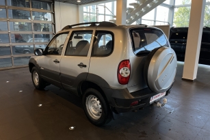 CHEVROLET NIVA