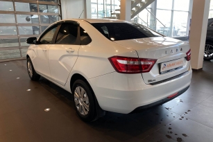 LADA VESTA